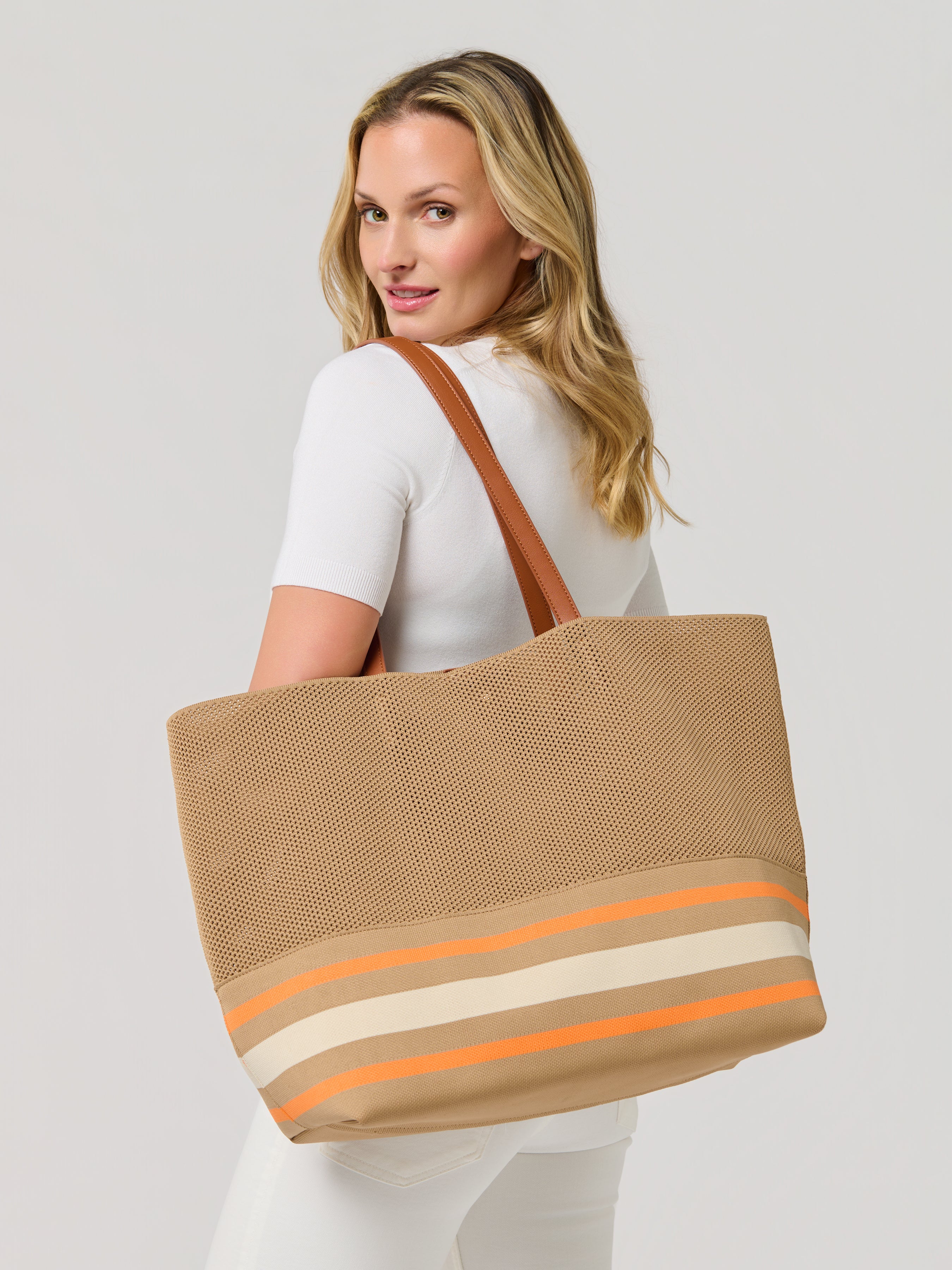 Shiraleah Aria Tote TAN