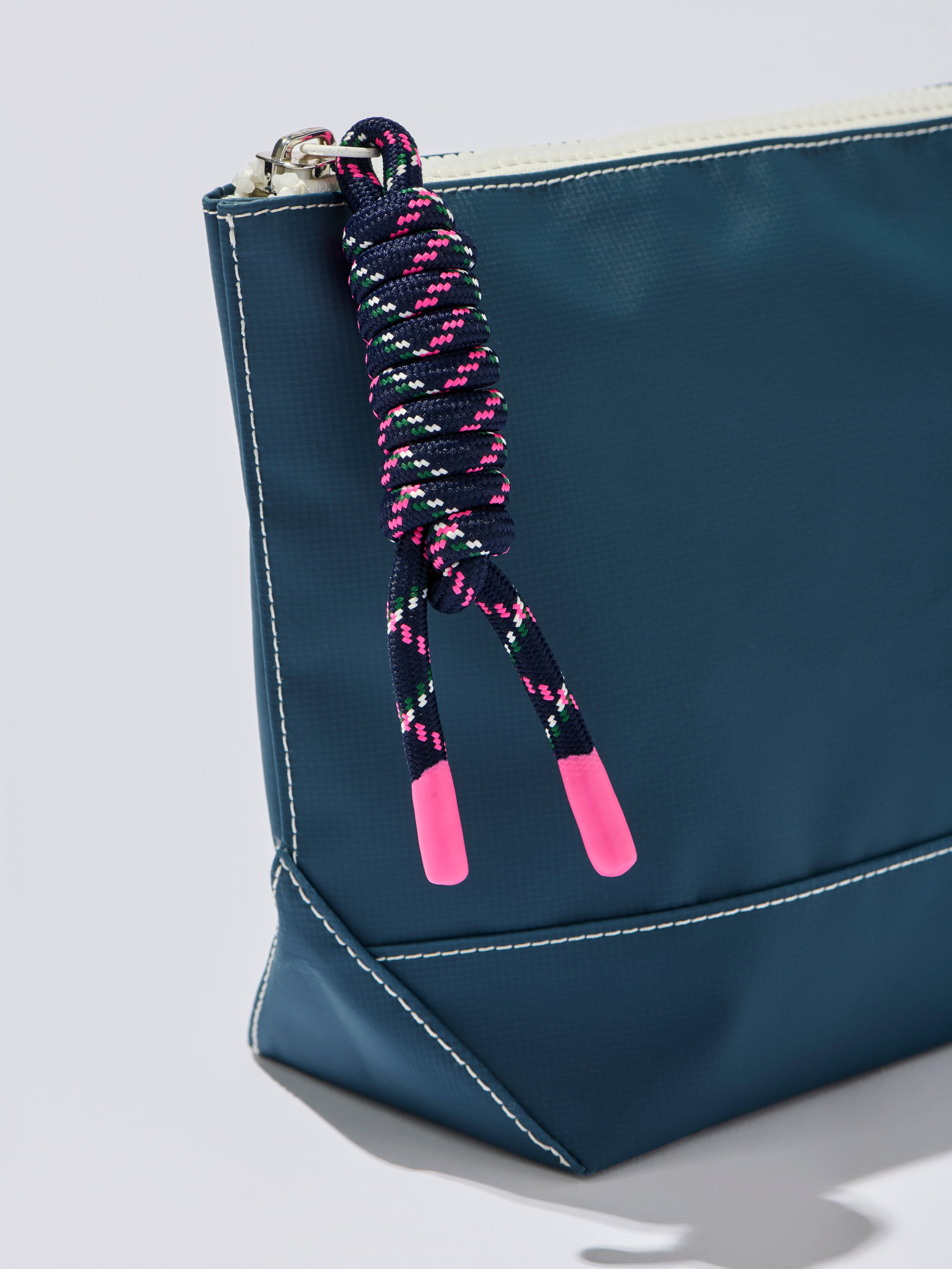 Shiraleah Port Water Resistant Zip Pouch NAVY