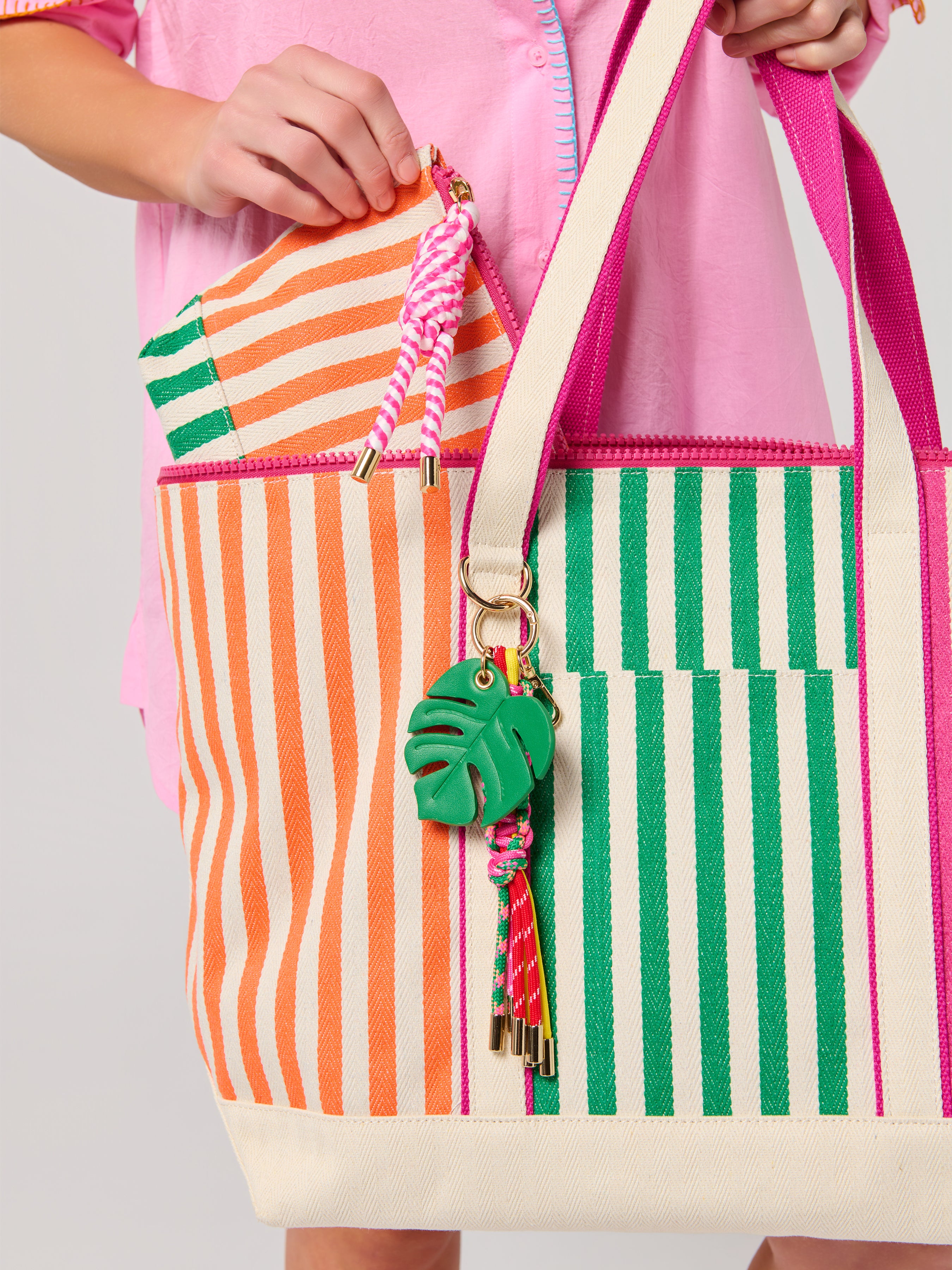 Shiraleah Port Stripe Pouch MULTI