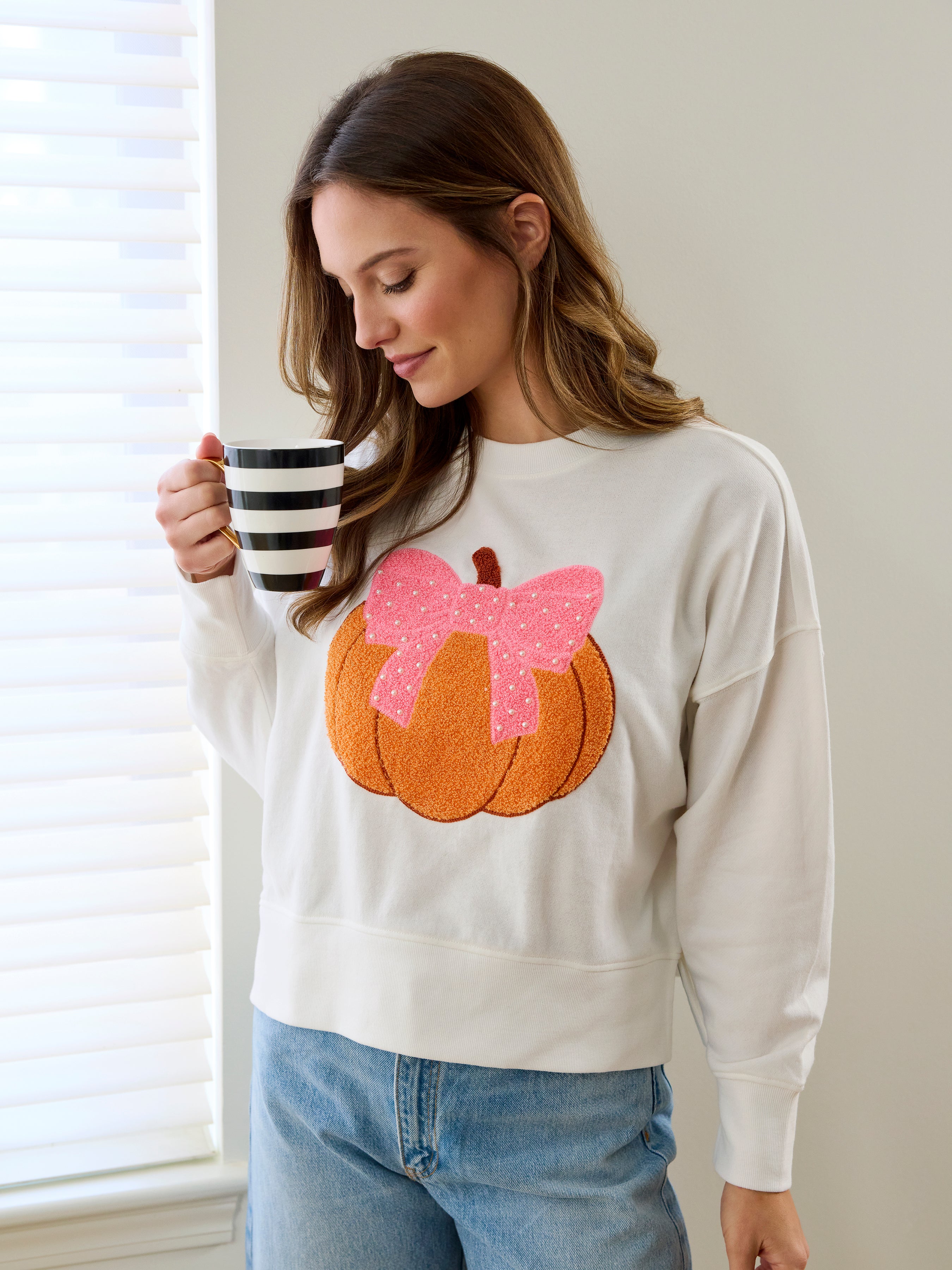 Shiraleah Pretty Pumpkin Relaxed Sweatshirt, Ivory