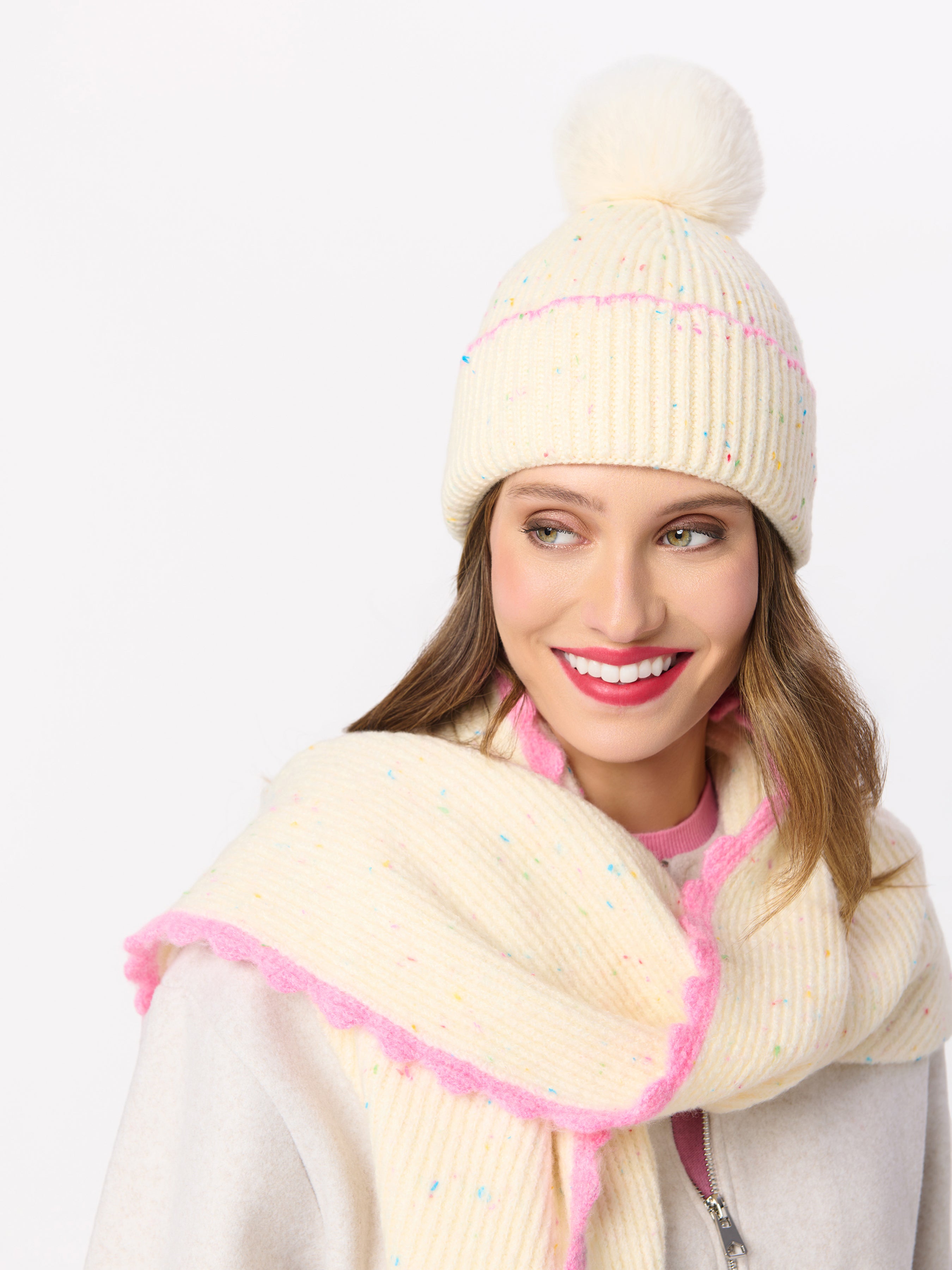 Shiraleah Kendra Triangle Scarf IVORY / OS