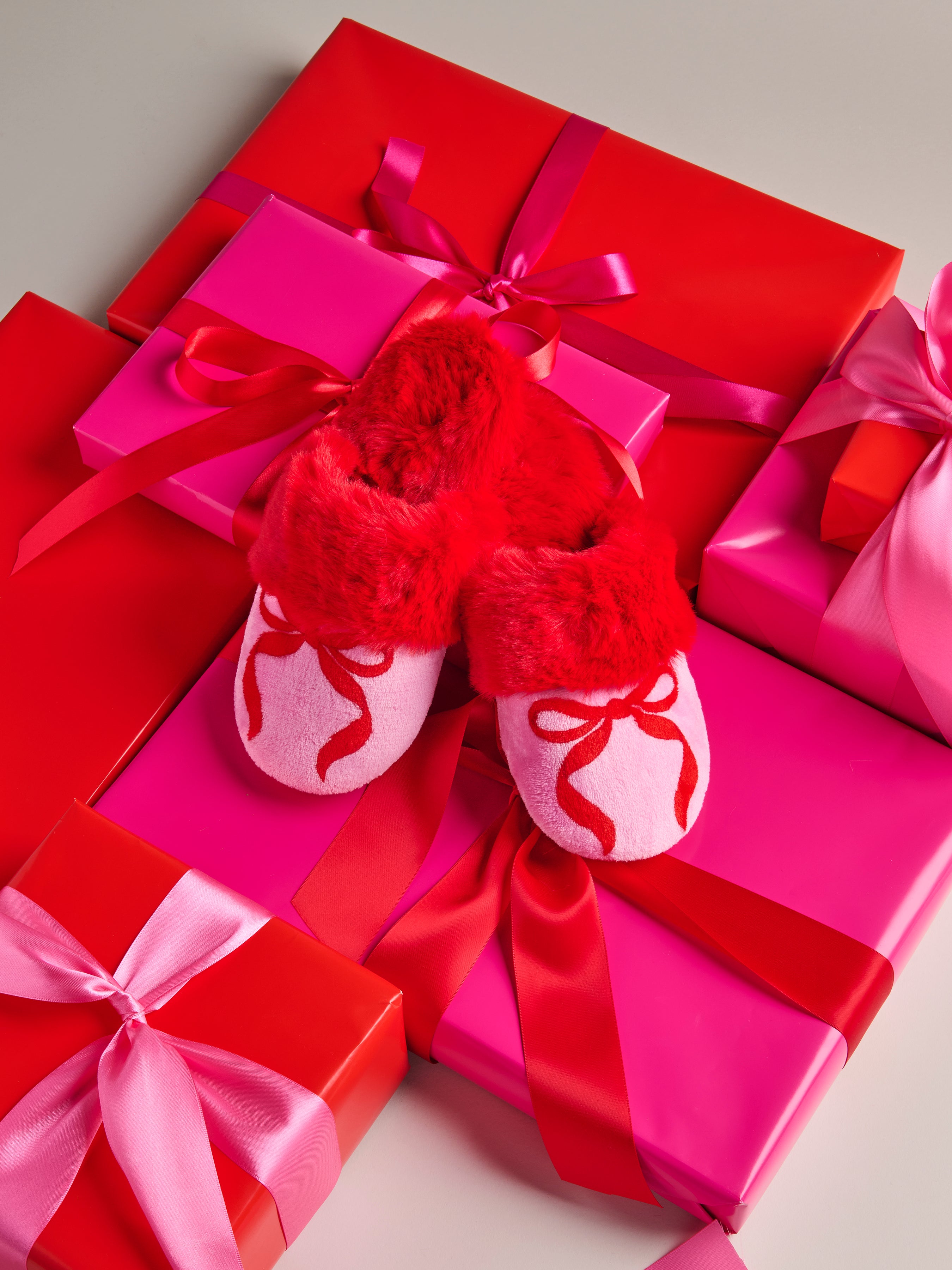 Shiraleah Bow Slippers, Pink