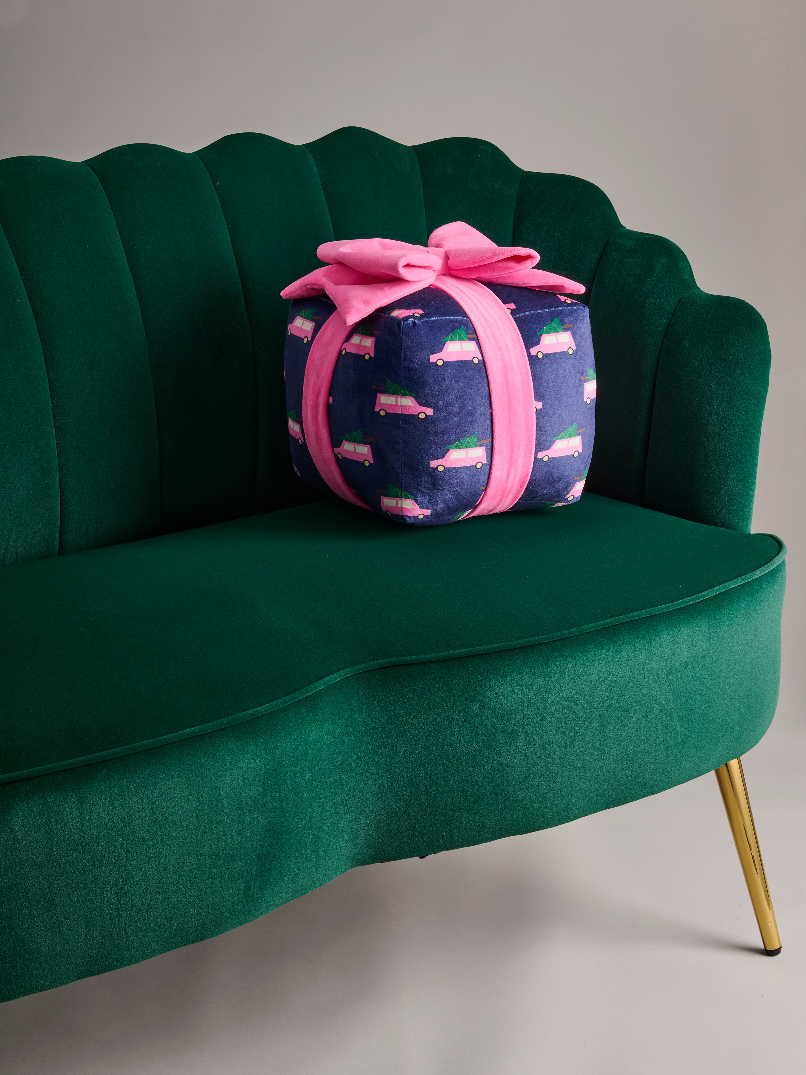 Shiraleah Retro Car Gift Box Medium Pillow, Navy