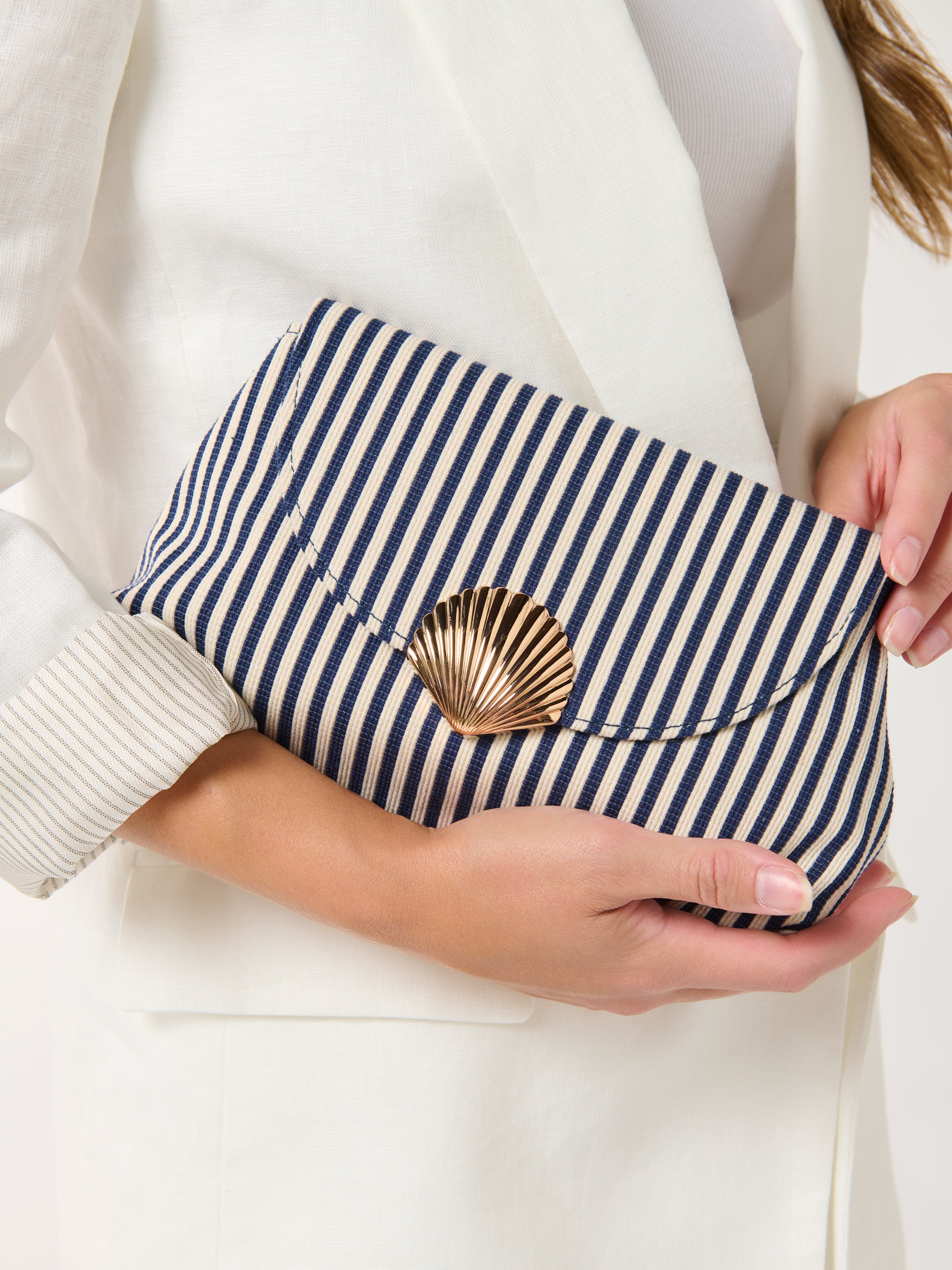 Shiraleah Kaia Clutch NAVY