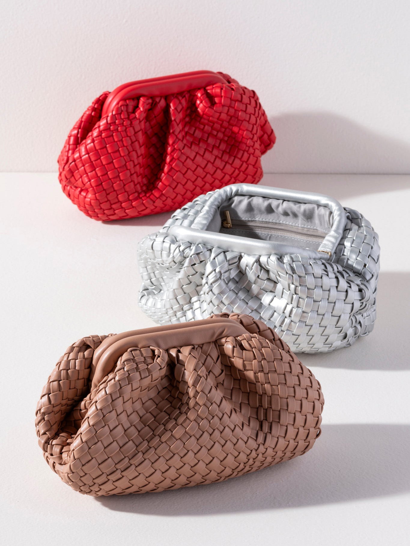 Shiraleah Blythe Clutch, Red