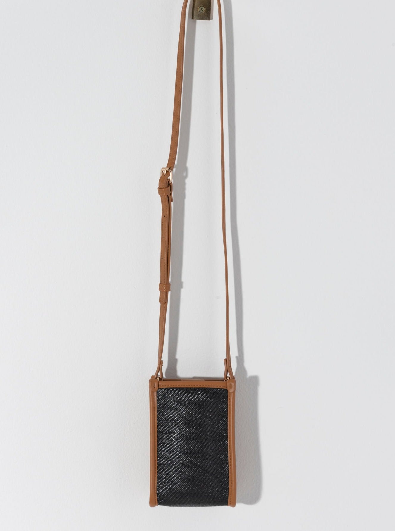Shiraleah Piper Phone Holder, Black