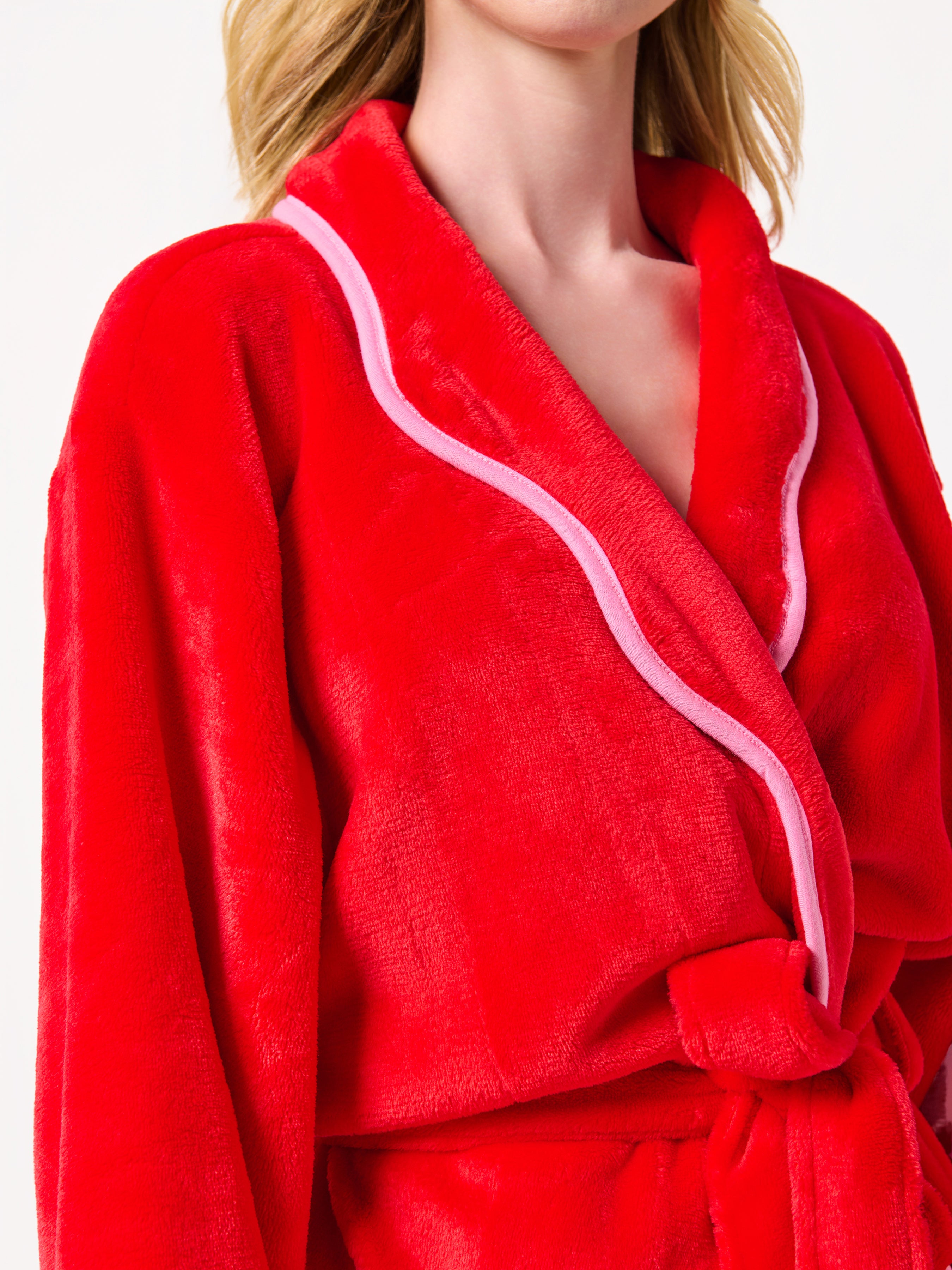 Shiraleah Rosie Scallop Robe, Red RED / S/M