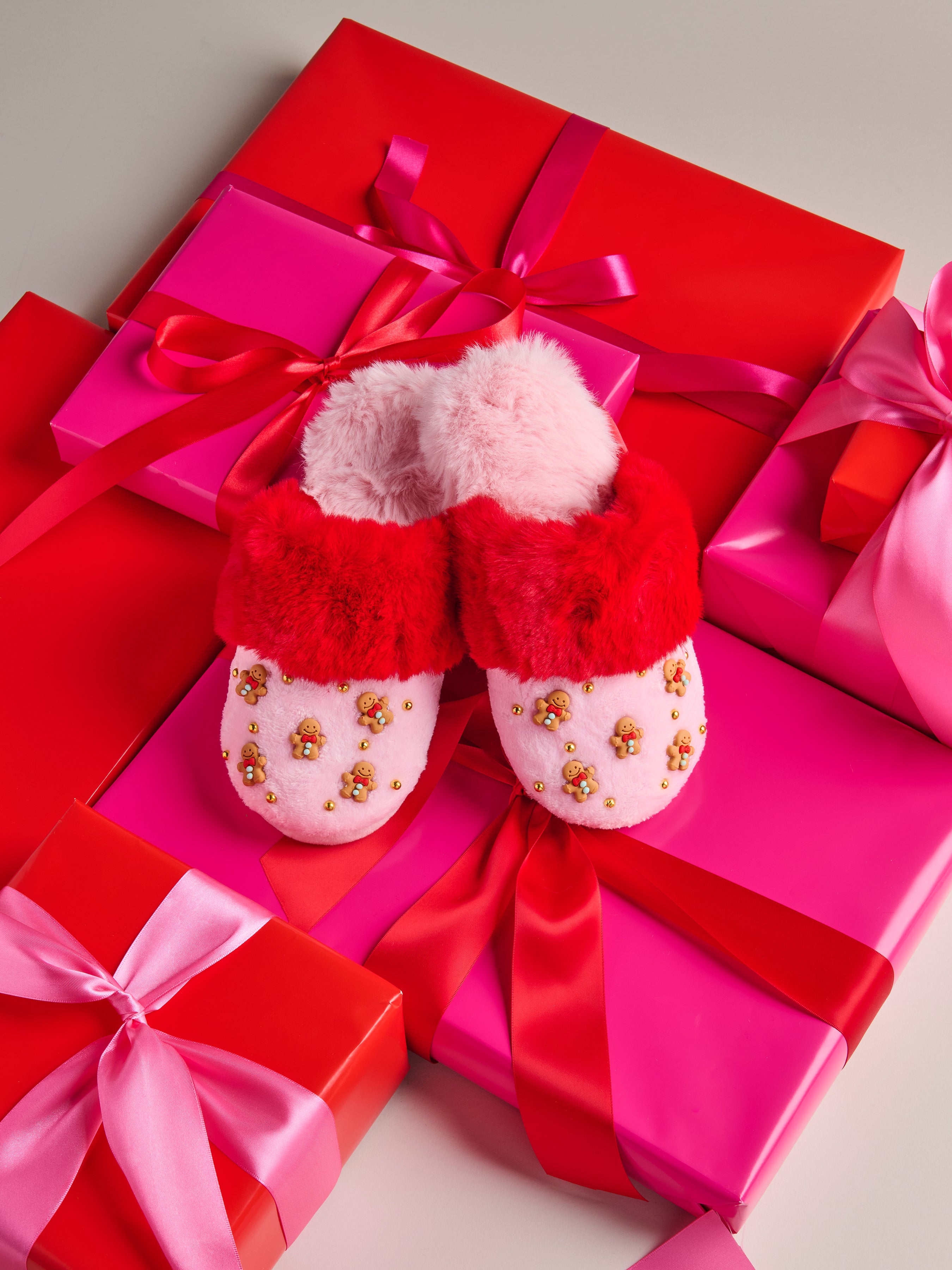 Shiraleah Gingerbread Man Slippers, Blush