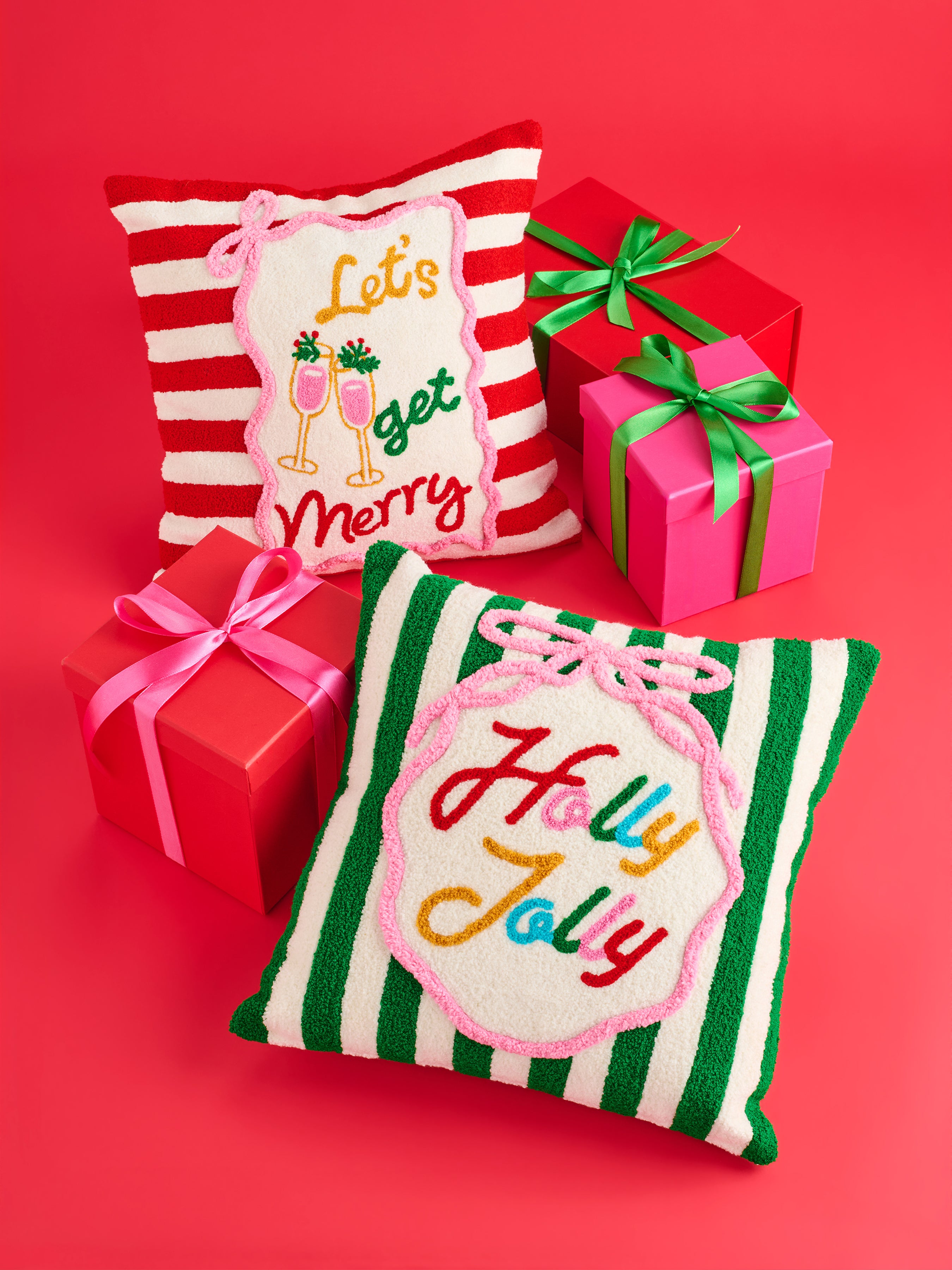 Shiraleah "Holly Jolly" Pillow, Green
